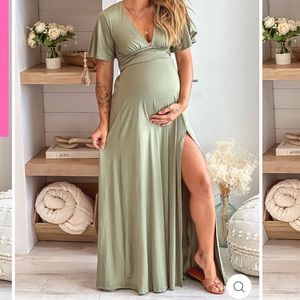 OLIVE MATERNITY MAXI DRESS W SLIT & SHORT SLEEVES